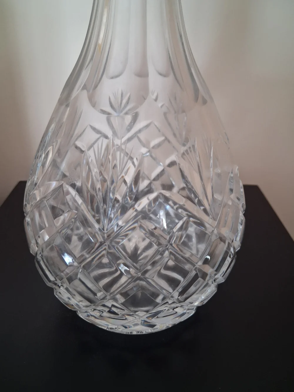 Clear Cut Glass Crystal Decanter with Stopper - Picture 2 of 7